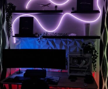 Recommendations for what I could put on the shelves? Also headphone stand, yay or nay?