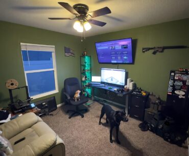 Cop during the day, degenerate COD troll at night.
