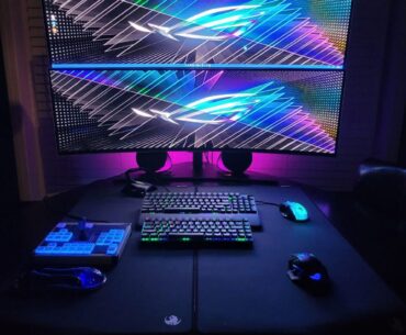 Dual 49" Samsung Odyssey G9 OLEDs
