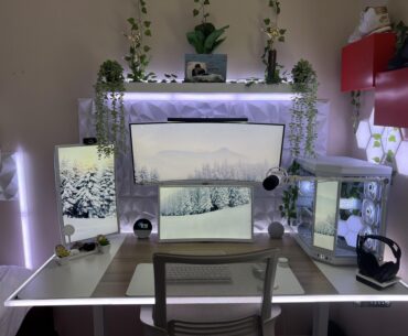 Quad monitor, a all white setup
