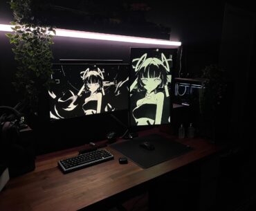 my dark workspace. I'm comfortable and my eyes feel good, don't worry about it