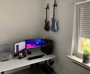 Help me arrange things and add some deco