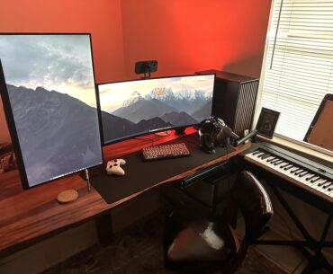 My now even cozier social gaming setup :3