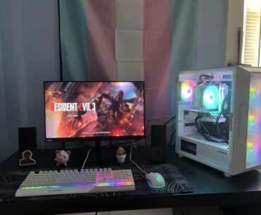 got this desk recently, what other decorations can i add?