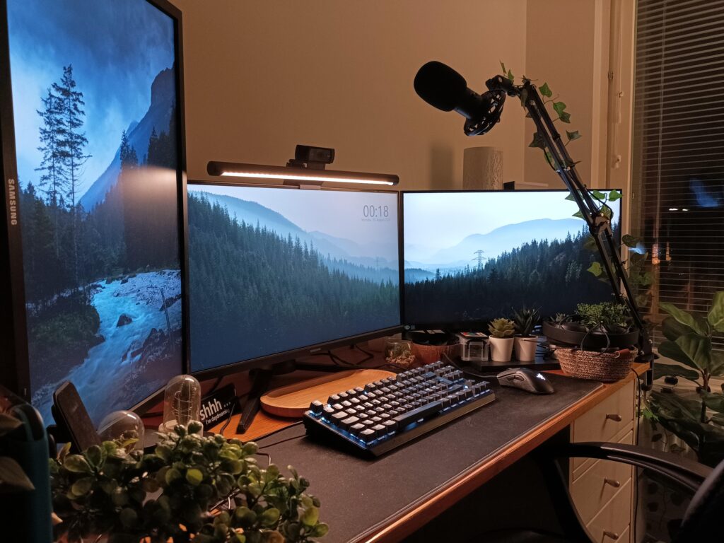 A cozy battlestation