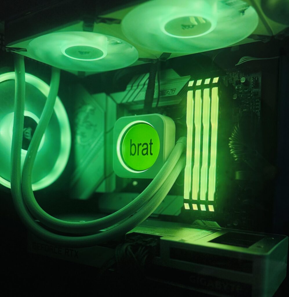 Desktop but make it brat 💚
