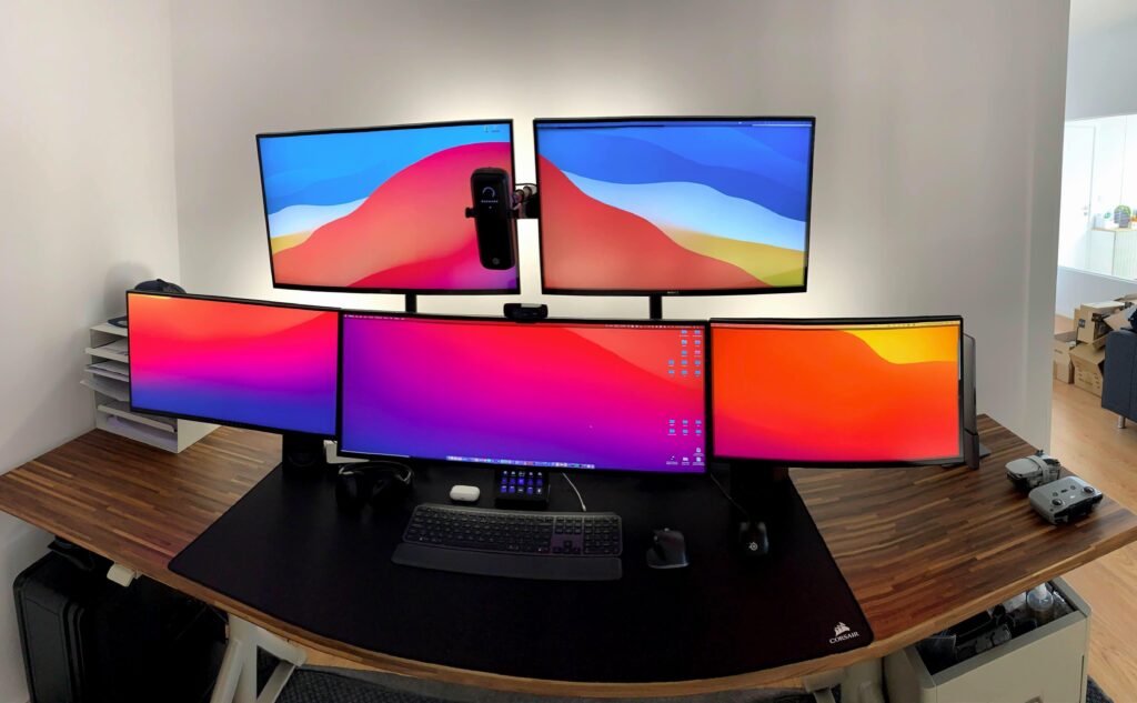 It's gettin' tricky to explain to my wifey why I gotta have this setup for coding.