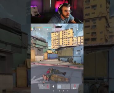 Spectre has jump scares. #gaming #games #fpsgames #valorant #spectredivide #livestream