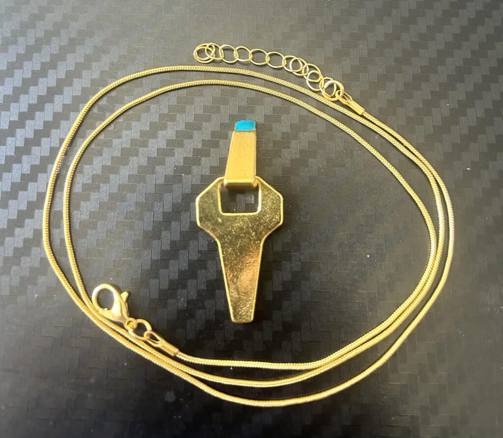 My parents know how big of a cyberpunk fan i am so they surprised me with this necklace!