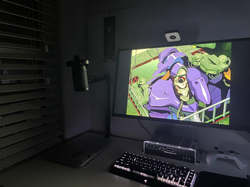 went for a darker theme + moved my desk, thoughts?
