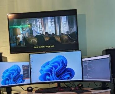 One 32" and two 24" on the sides. Pretty bad isn't it?