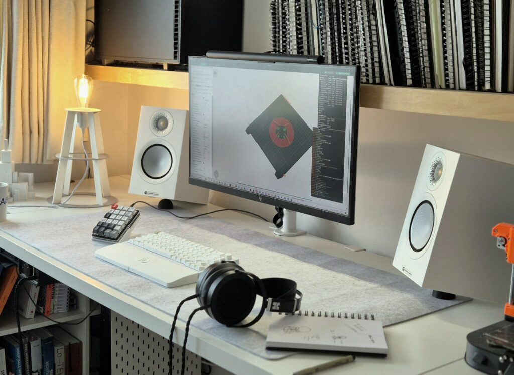 My station: White and Grey