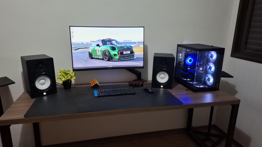Yamaha-HS7