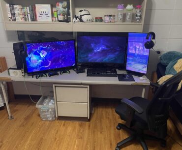 Dorm Room Setup. I think I did pretty good.