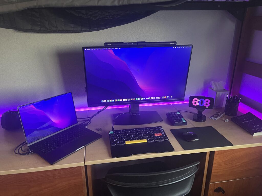 My little dorm setup, what do we think?