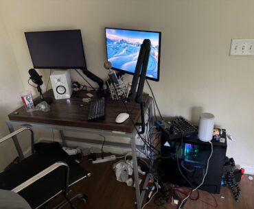 Schizoid college battlestation