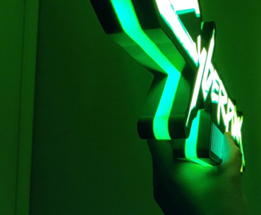 I made a custom Edgerunners 3D printed sign 💡