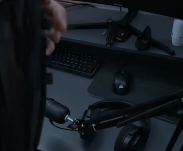 My fan somehow controls my mouse