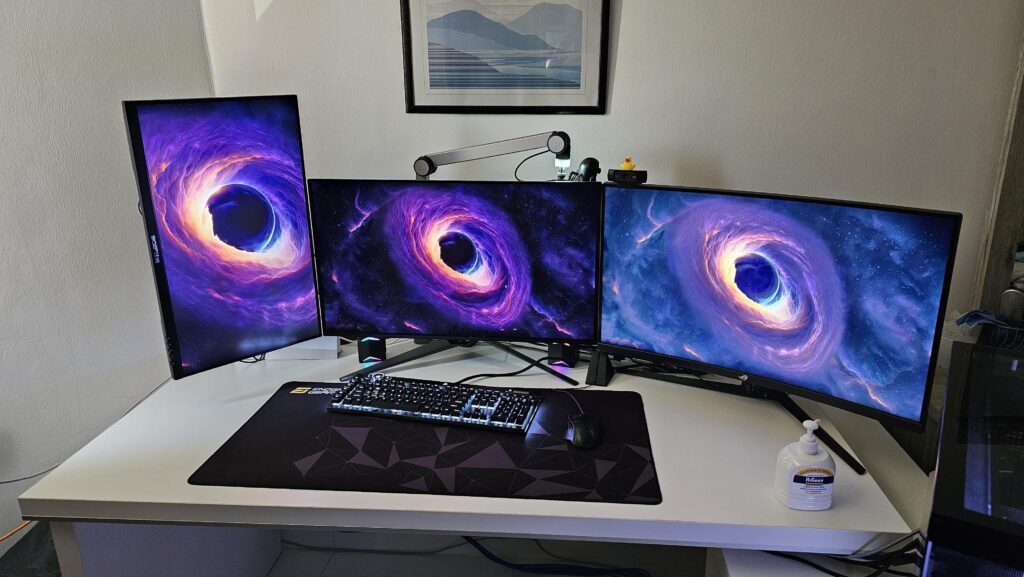 Added an OLED monitor to my setup