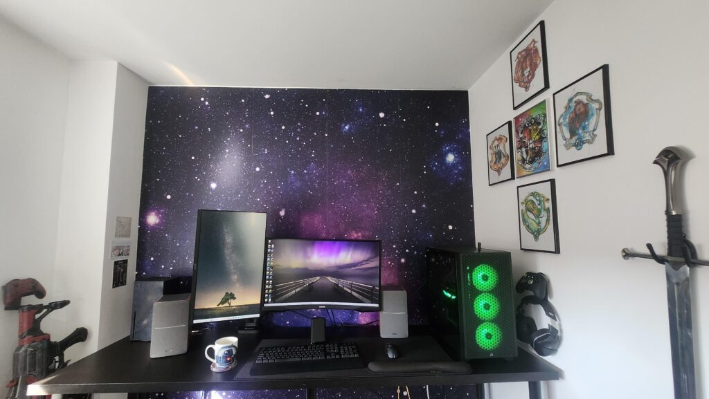 Current set up. First post here, will be totally switching up soon. Been loving r/battlestations for inspiration, thanks!