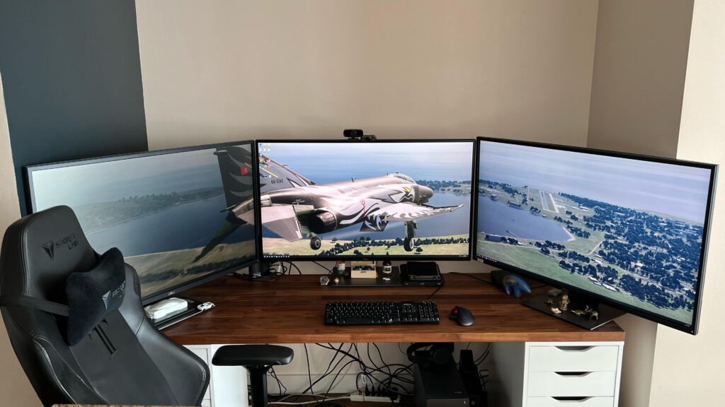 Here's the 'Before' picture of my new Battlestation. Fully operational - but I hit this sub every day for inspiration on decoration and improvement.