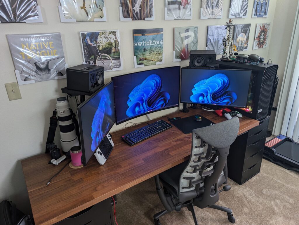 Triple Monitor IKEA Battlestation