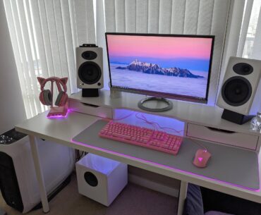 My girlfriend and I assemble together her first gaming setup