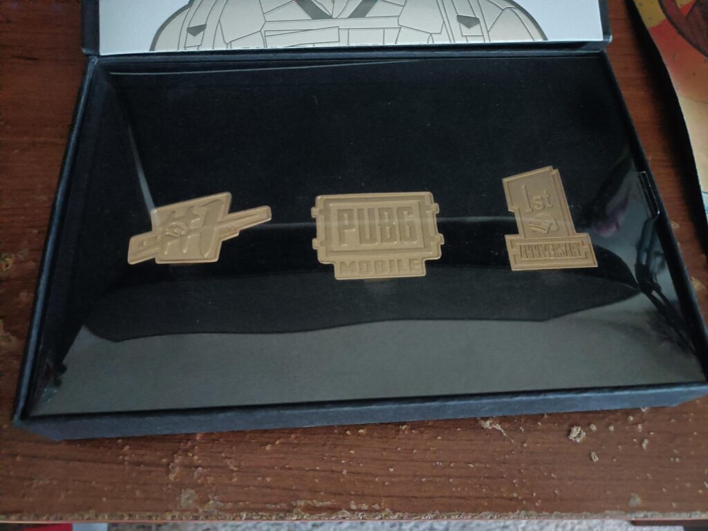I need help identifying these badges