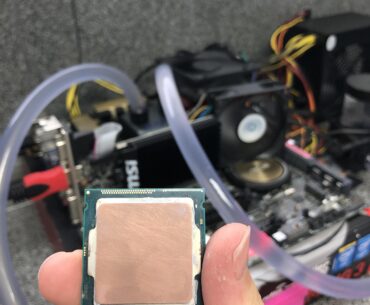 First time ive killed a CPU during overclocking... R.I.P i7 4790K. I accidentally set the voltage to 2.45 instead of 1.45 and it is gone... Sad but mistakes happen was a good chip did 5.1Ghz at 1.45 Cinebench stable.