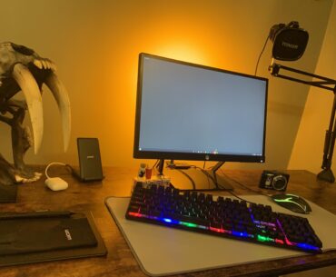 What should I add to my battle station? (Sorry for bad camera)