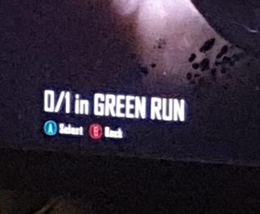 There is only one player online😔😭