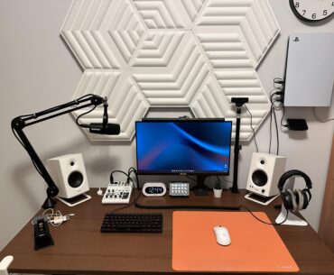 my updated 2024 desk setup