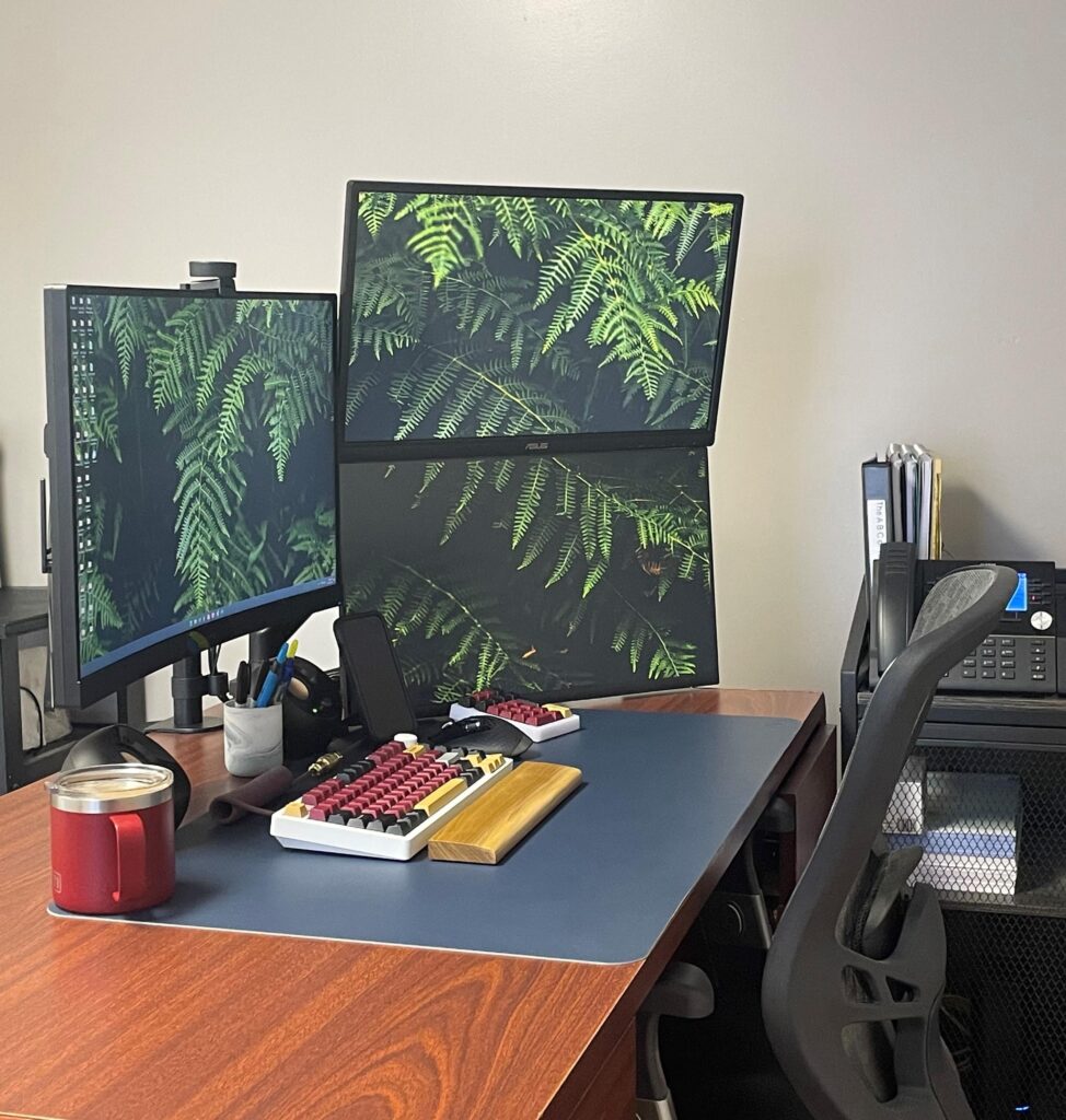 Current Office Station. Might take the leap to a 32"? Current 27 and 24's. What else?
