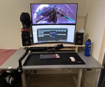 Min maxing as much as possible on a 140x80 desk