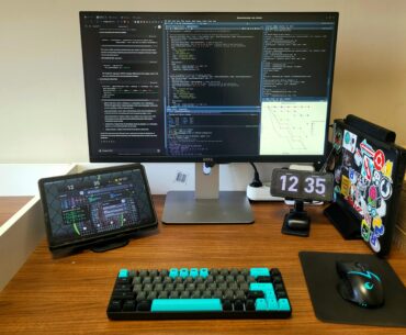 My College Dorm Room Bionformatics Battlestation