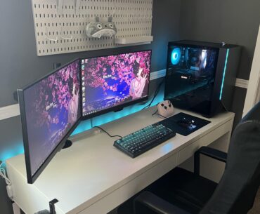 My girlfriend is moving in today. All she has is a Switch and an old laptop, so I decided to surprise her with her own battlestation in her favorite colors.
