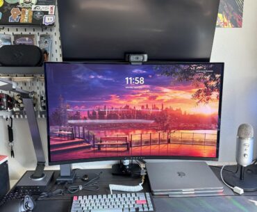 Need help vertical stacking large monitors