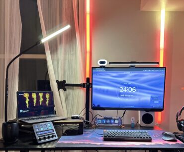 Recently saw the light and accepted that one screen is enough