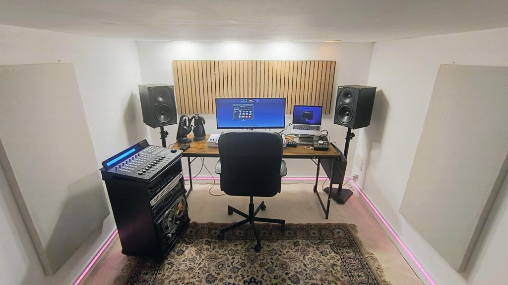 My little silent studio