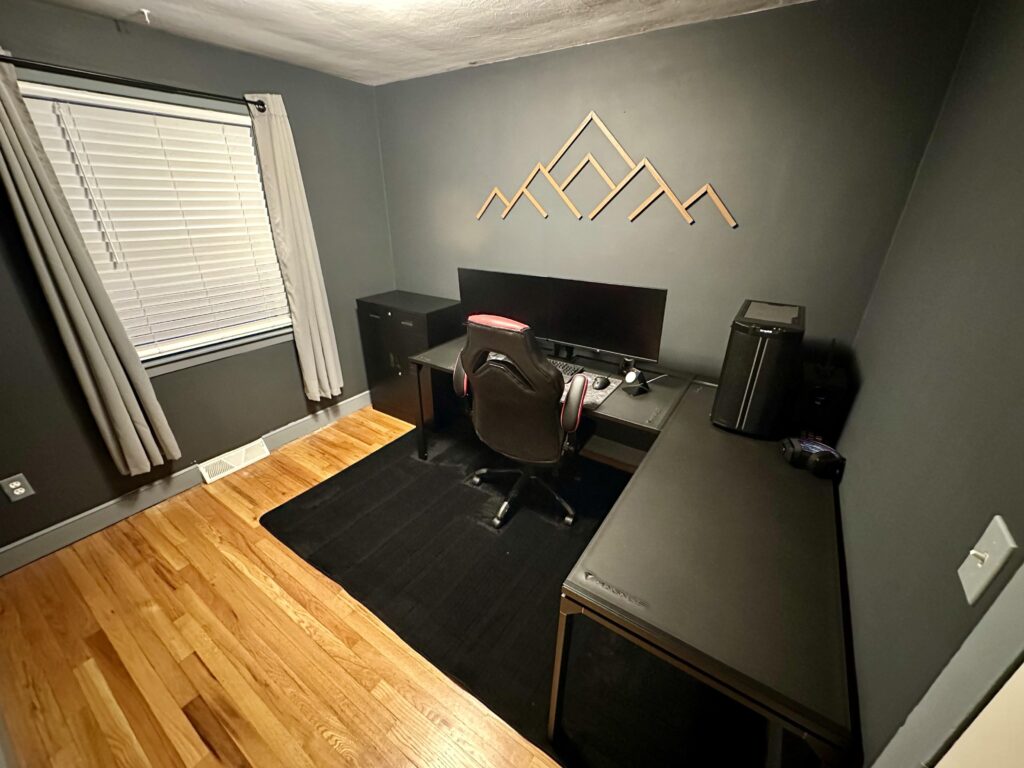New Battlestation. Happy with how it turned out. Any thoughts welcome.