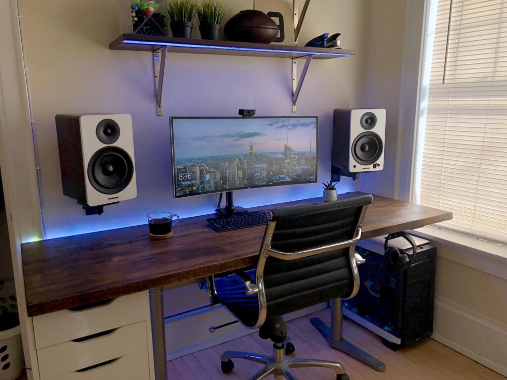 My minimalist and spacious setup