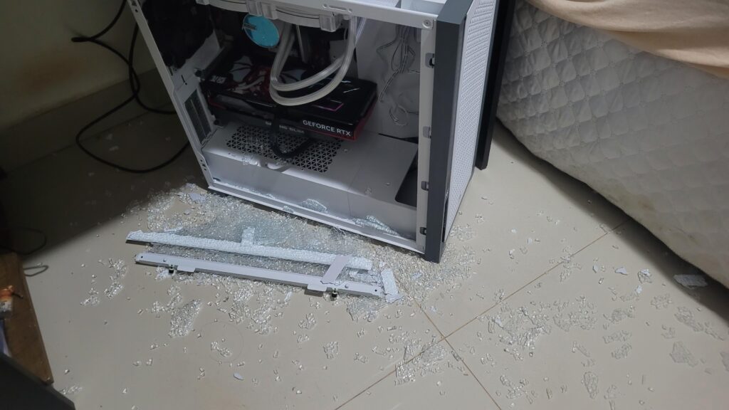 "haha what a bunch of idiots with their shattered side panels, I would never let it happen to me..........."
