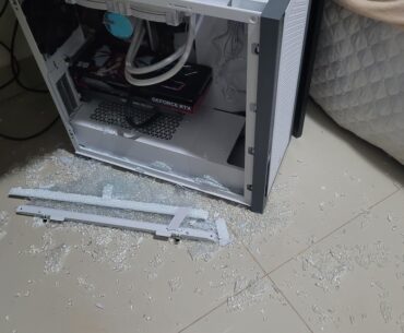 "haha what a bunch of idiots with their shattered side panels, I would never let it happen to me..........."