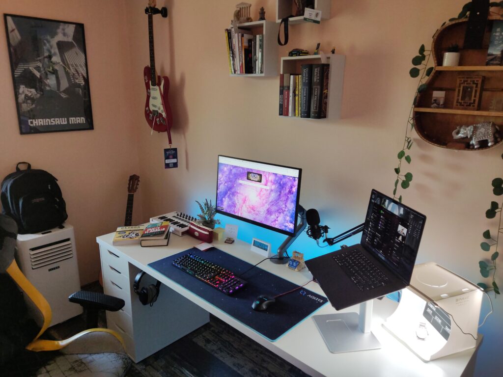 My "battlestation" is ready for advice!