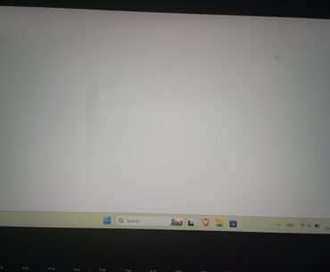 Always a White screen appears every time I open the computer, I have dell win 11, I need help