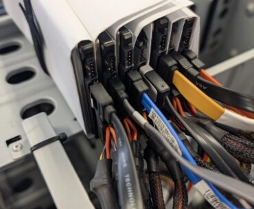 No 2.5" bays no problem.