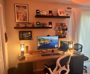 Home Office Complete, Clean, and Cozy for the Fall