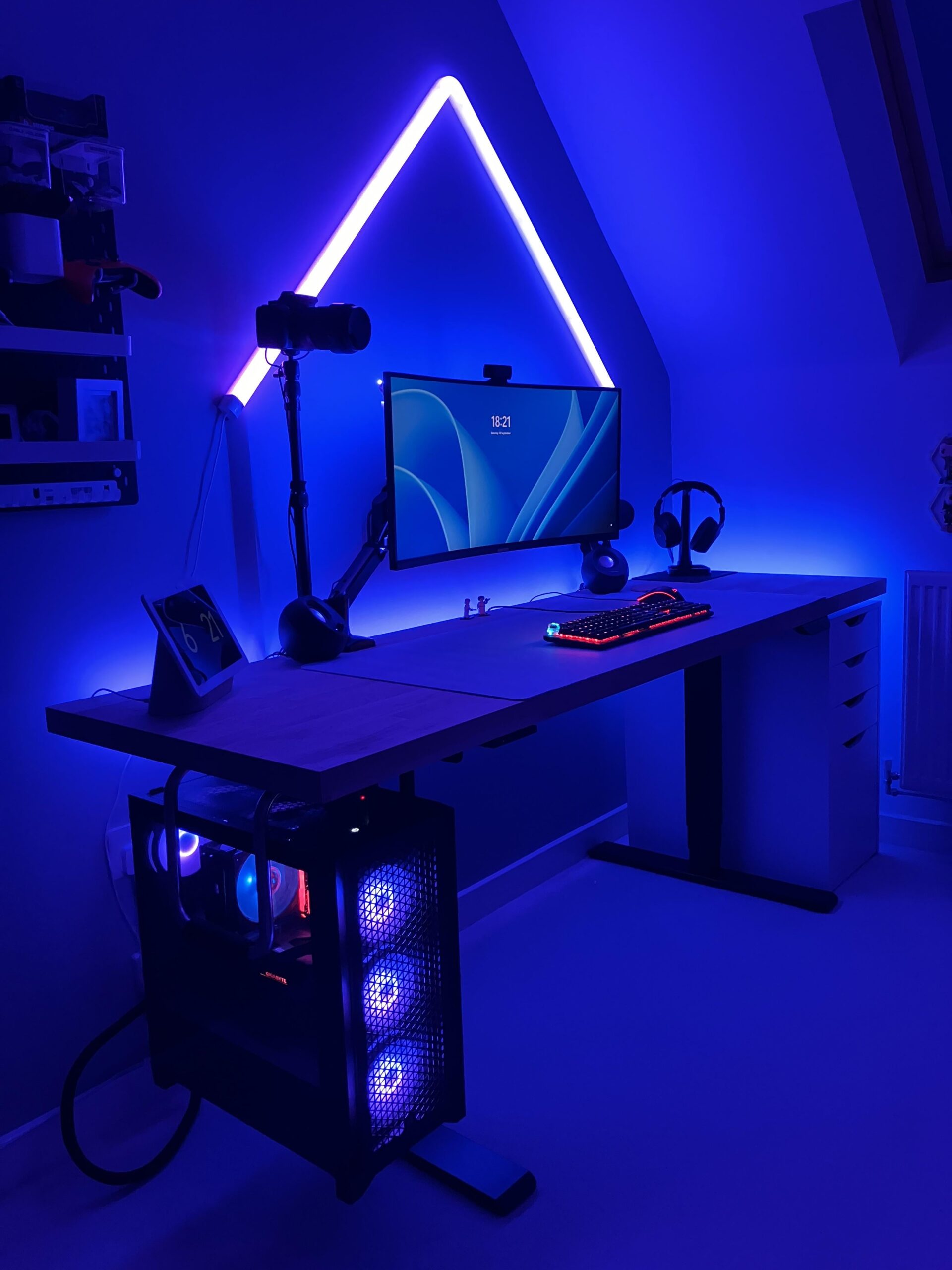 Finally built myself my dream standing desk setup on a medium budget (new dad – 10 weeks). What’s the next thing I need to upgrade? Finally built myself my dream standing desk setup on a medium budget (new dad - 10 weeks). What’s the next thing I need to upgrade?