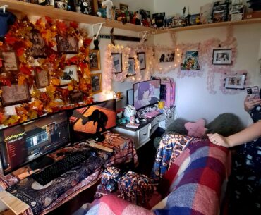 His and her cozy gaming corner
