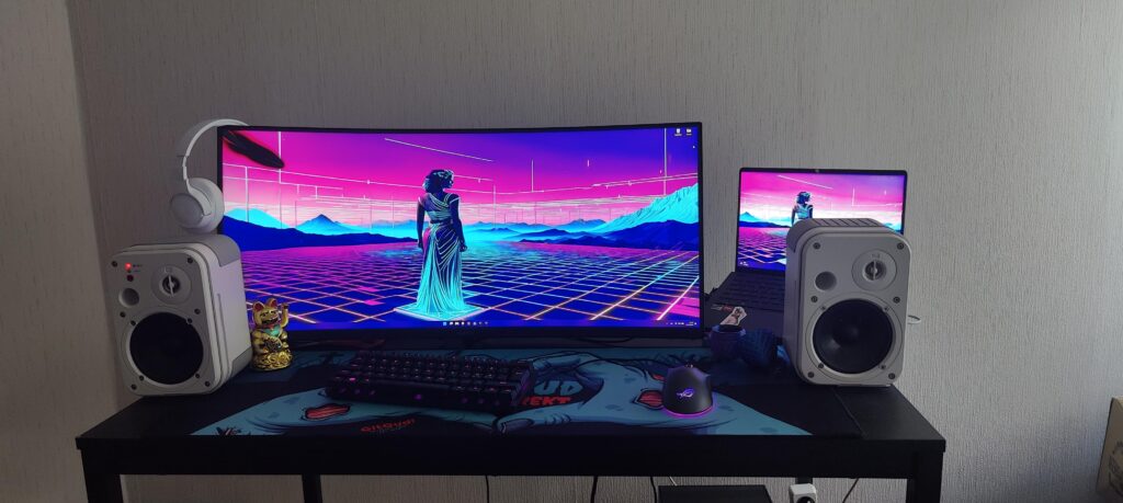 Hi guys! This is my first post. Just wanted to ask your opinions and some new ideas for my setup! ✌️🙂 A new white desk with drawers is coming soon to replace this black one. It's about the same size.